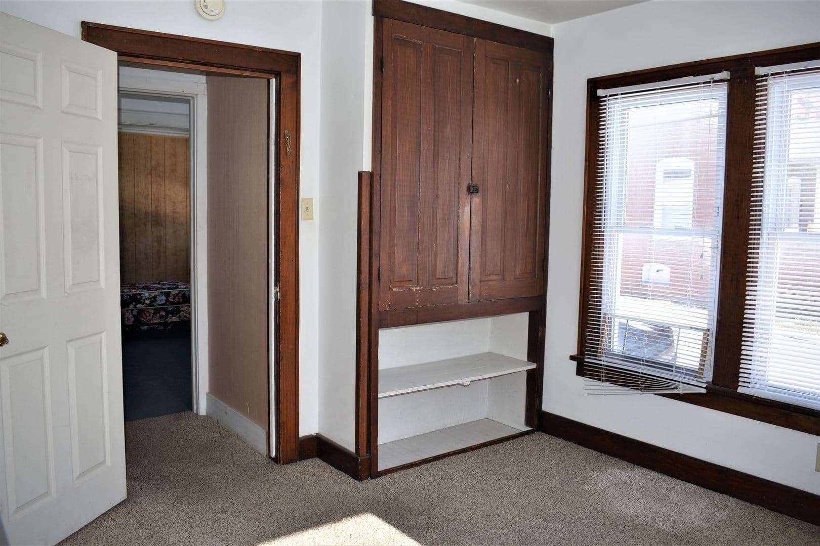 Indiana Apartment: 127 S. 8th St.