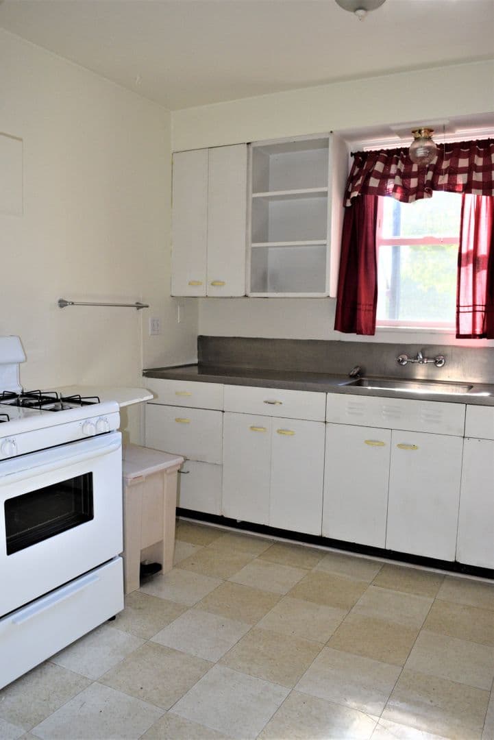 Indiana Apartment: 402 apt1-4 Water St