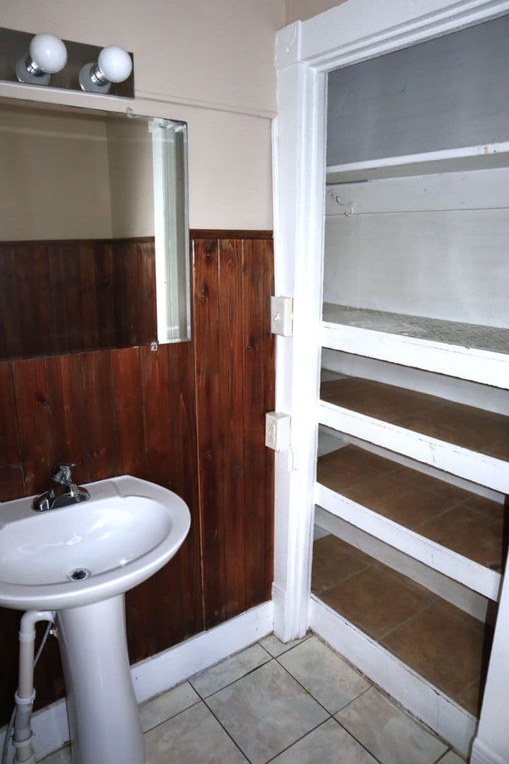 Indiana Apartment: 430 S6th St