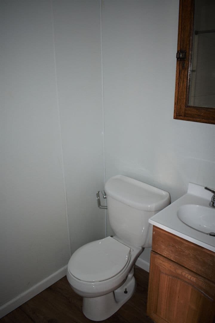 Indiana Apartment: 725 School St.