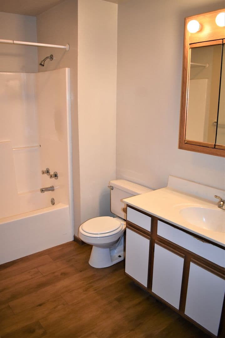 Indiana Apartment: 744 Locust St