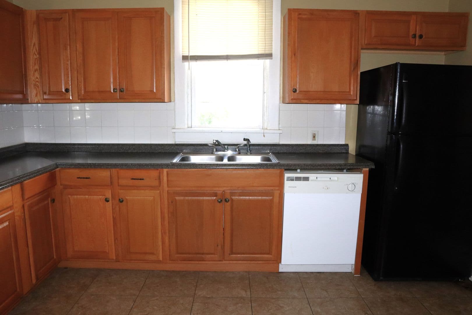 Indiana Apartment: 430 S6th St