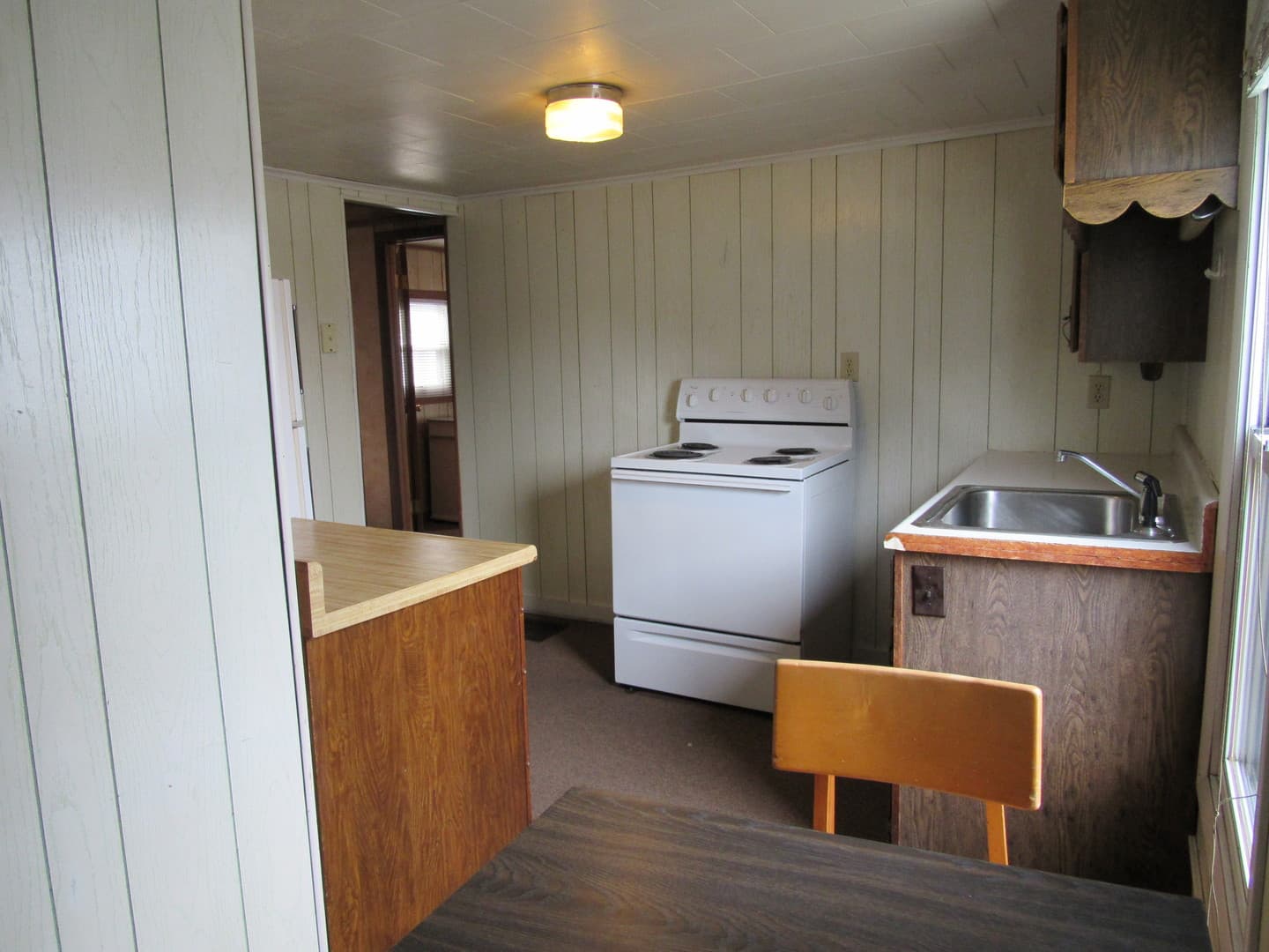 Indiana Apartment: 121 S. 8th St.