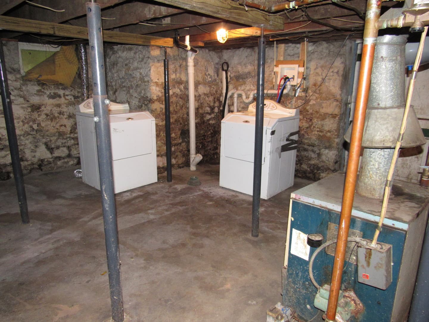 Indiana Apartment: 116 S10th St