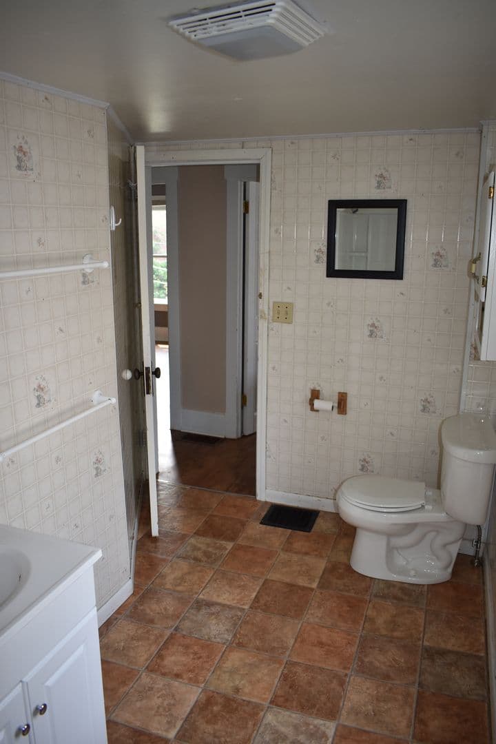 Indiana Apartment: 43 S10th St