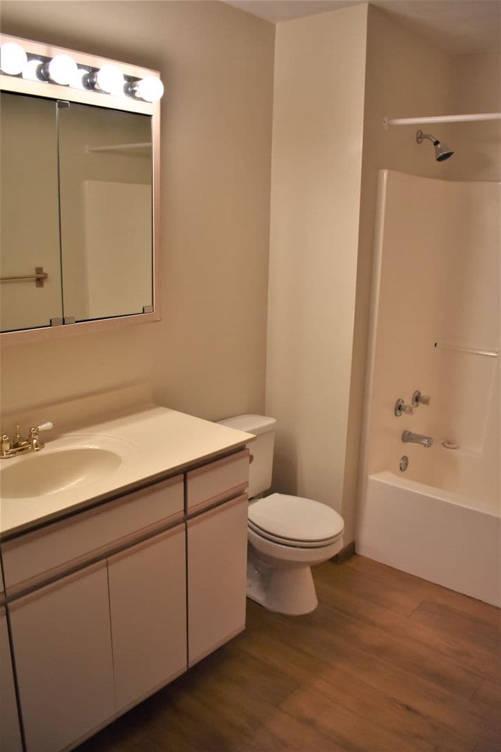 Indiana Apartment: 744 Locust St