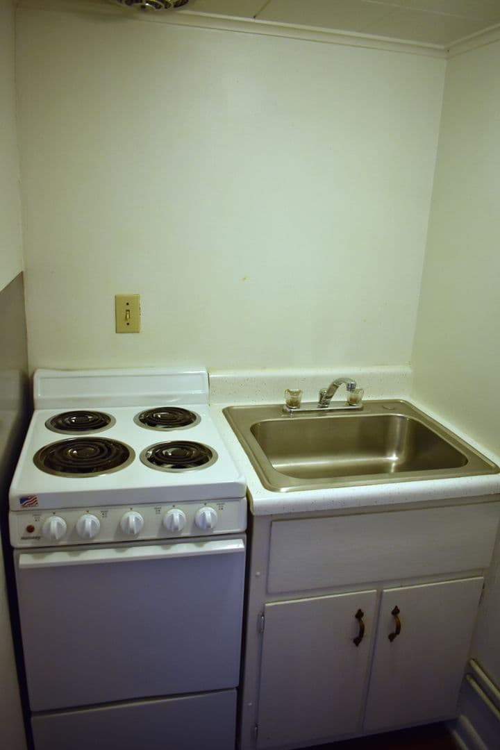 Indiana Apartment: 951 Church St