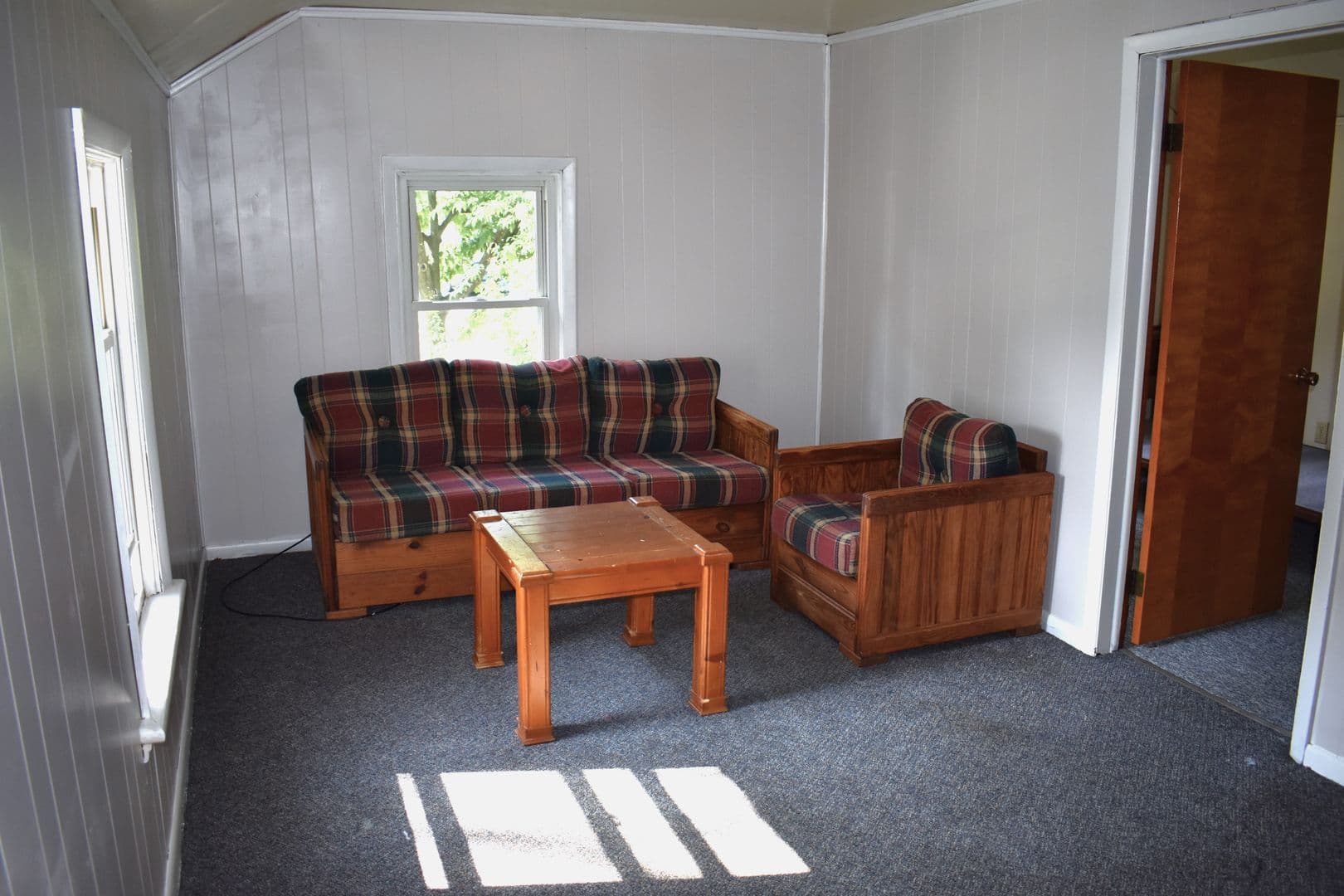 Indiana Apartment: 1029 School St