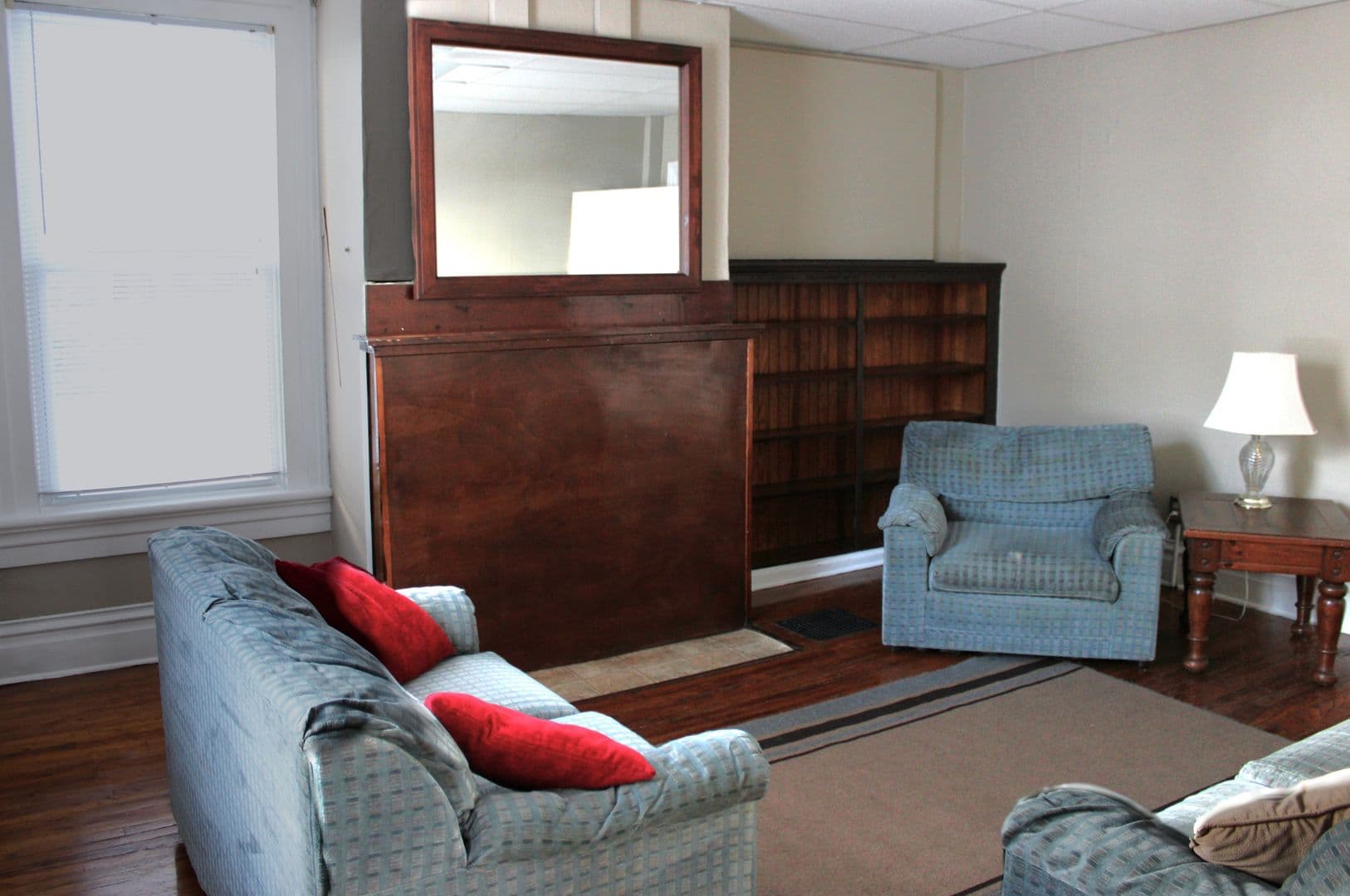 Indiana Apartment: 975 Church St