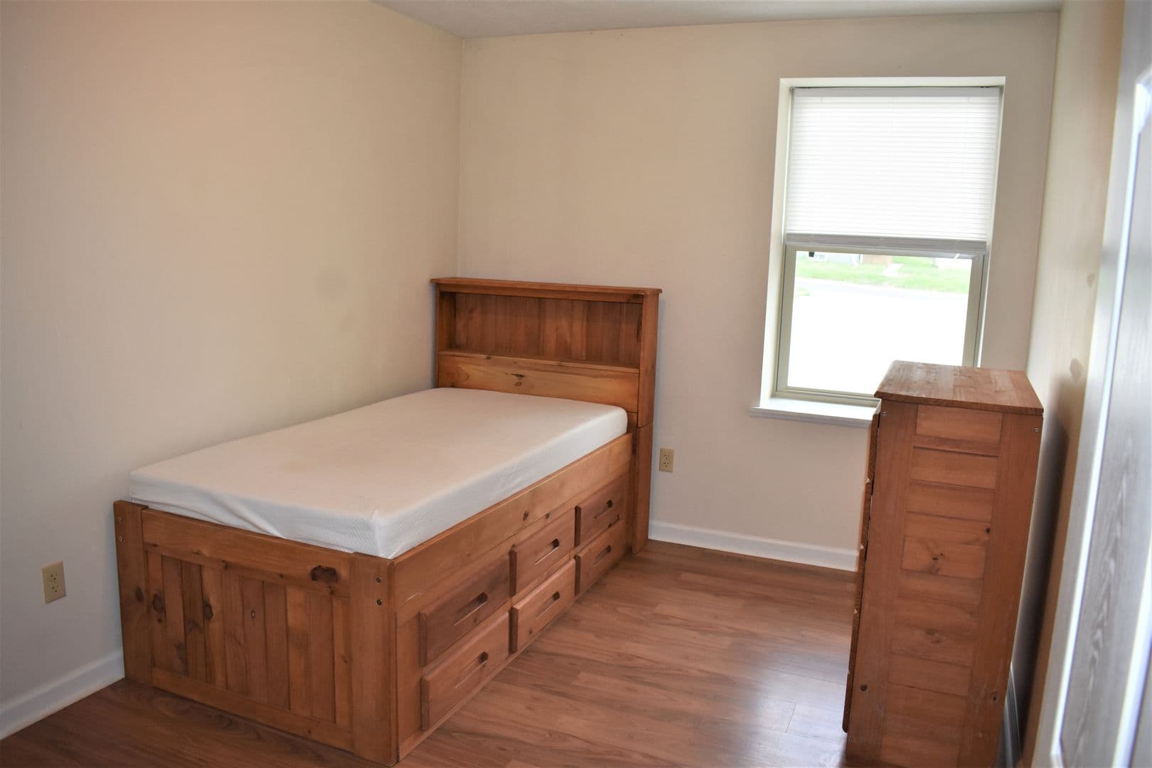 Indiana Apartment: 744 Locust St