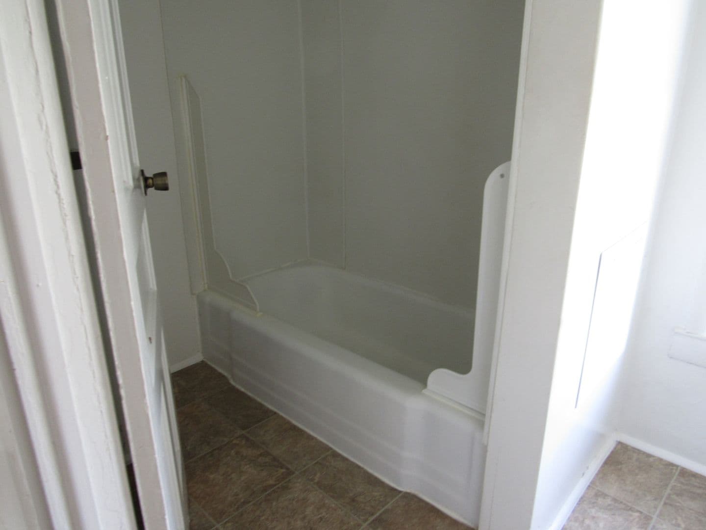 Indiana Apartment: 663 Locust St
