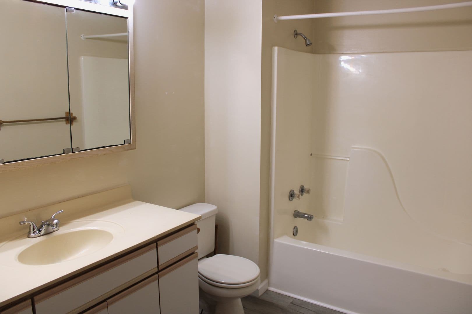 Indiana Apartment: 744 Locust St