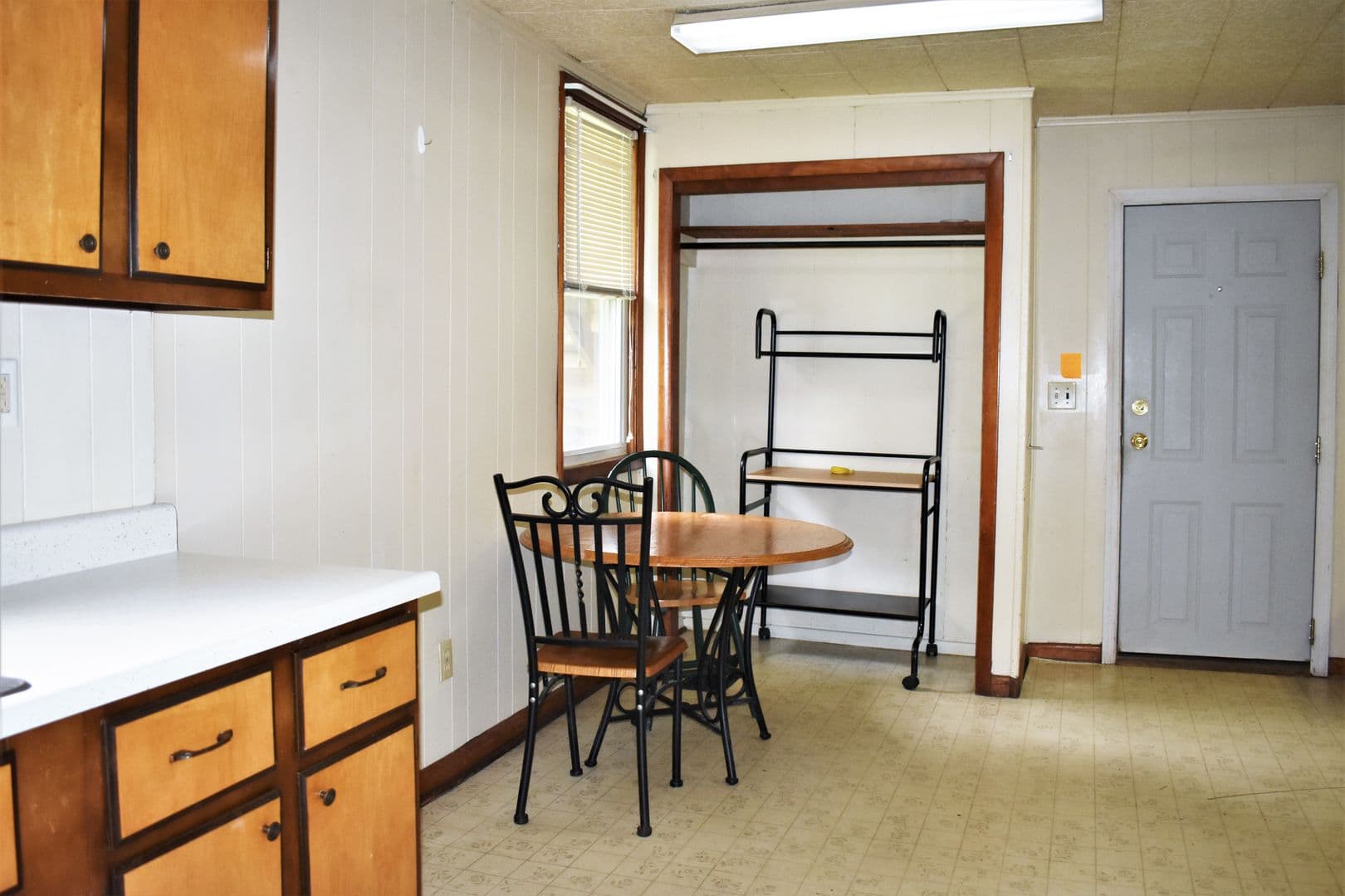 Indiana Apartment: 1029 School St