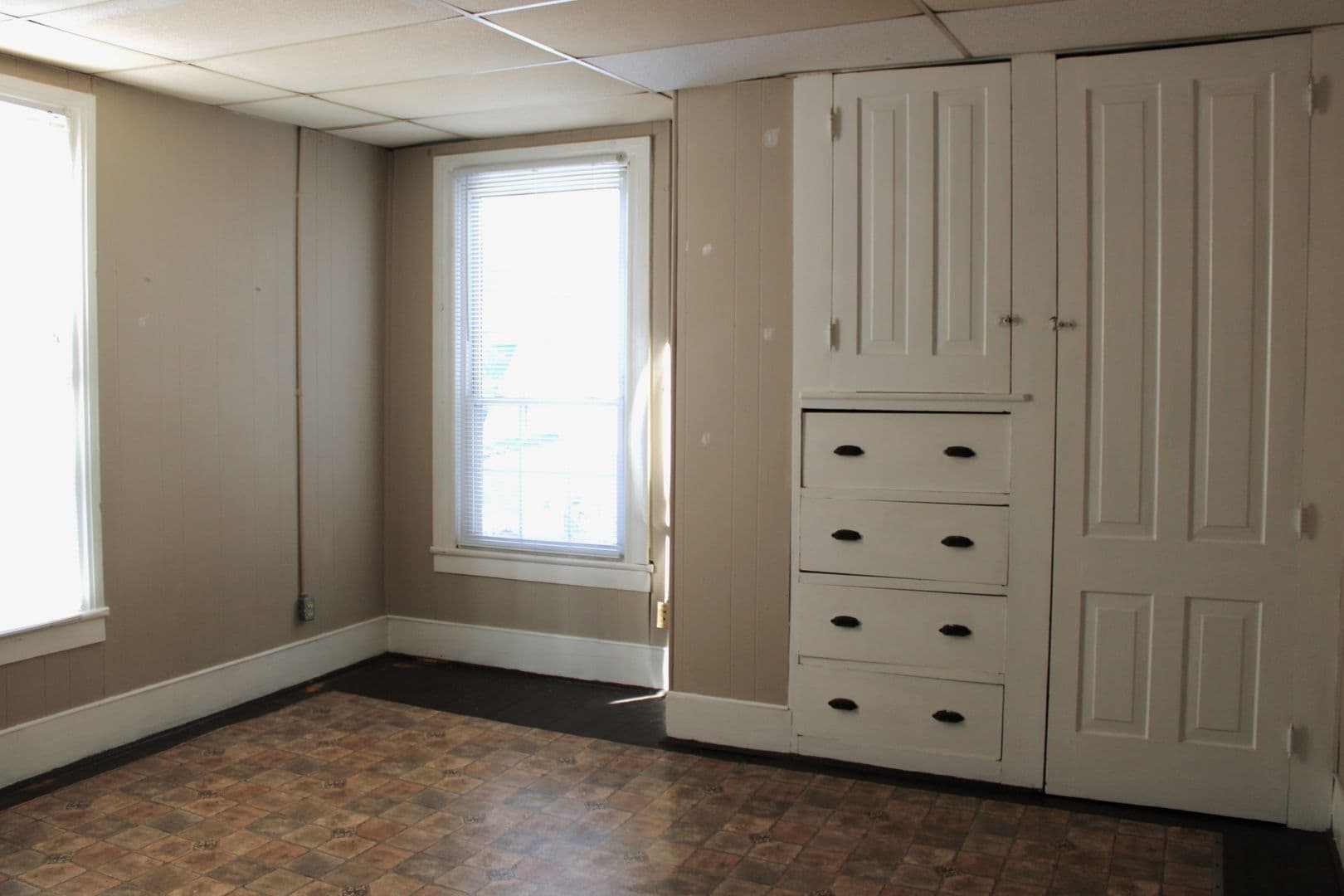 Indiana Apartment: 975 Church St