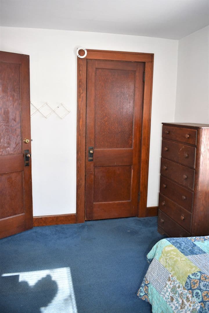 Indiana Apartment: 127 S. 8th St.