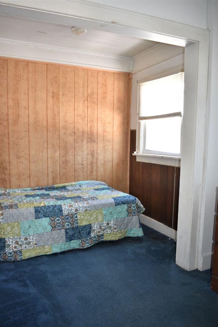 Indiana Apartment: 127 S. 8th St.