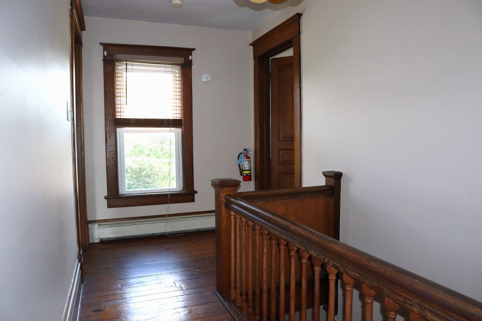 Indiana Apartment: 430 S6th St