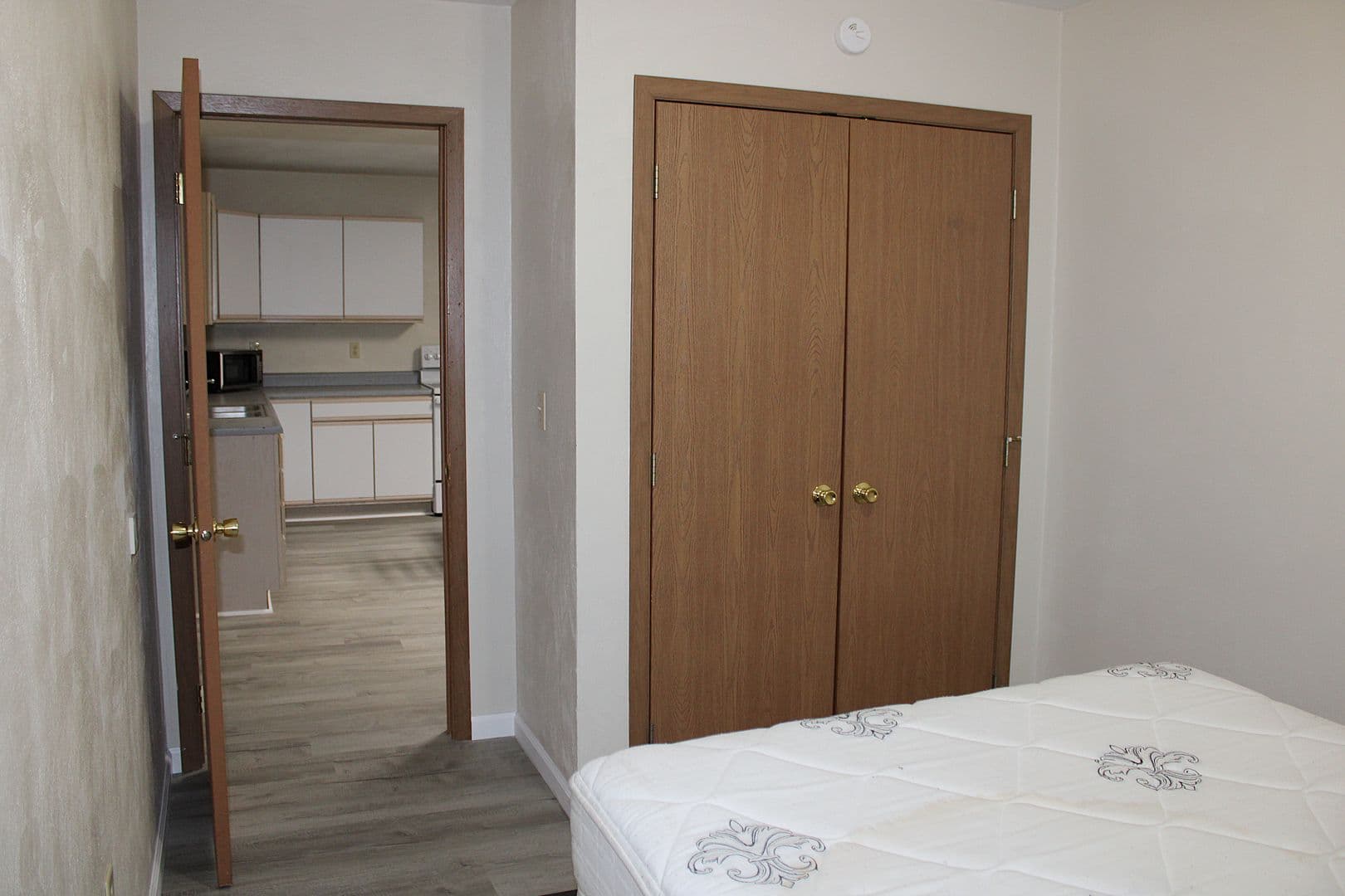 Indiana Apartment: 744 Locust St