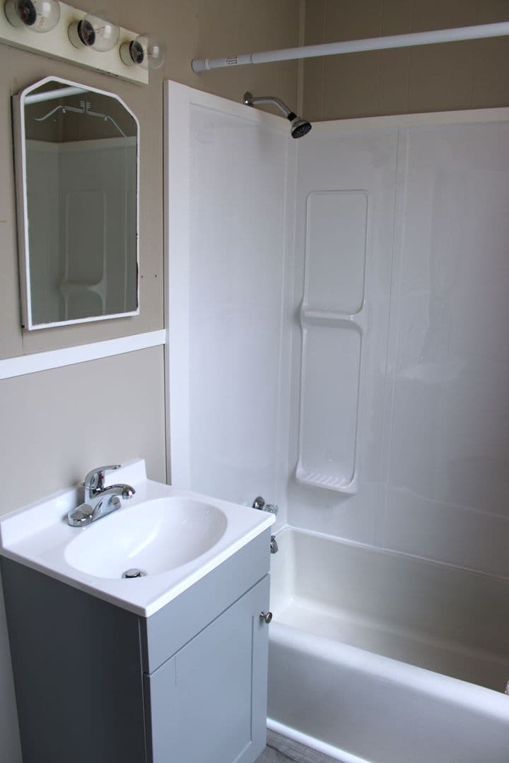 Indiana Apartment: 975 Church St