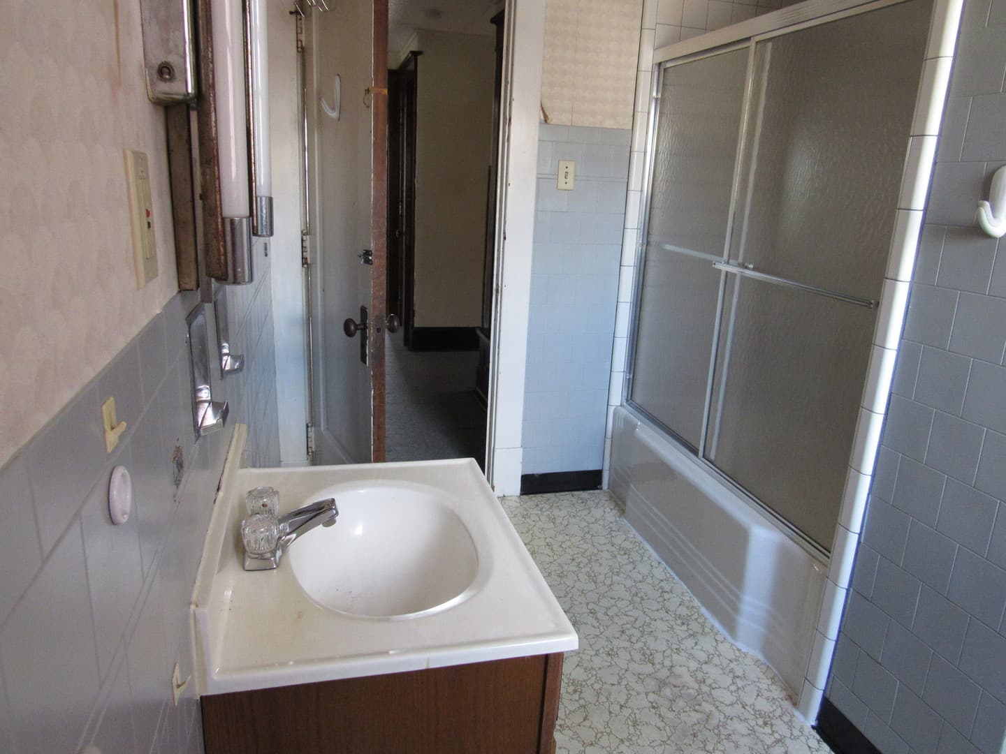 Indiana Apartment: 717 apt A-D School St.