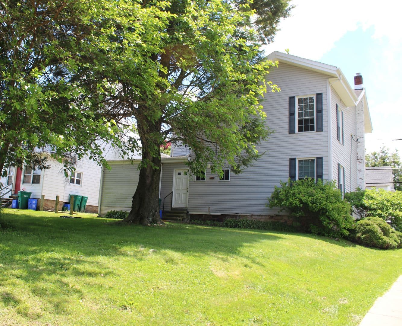 Indiana Apartment: 975 Church St