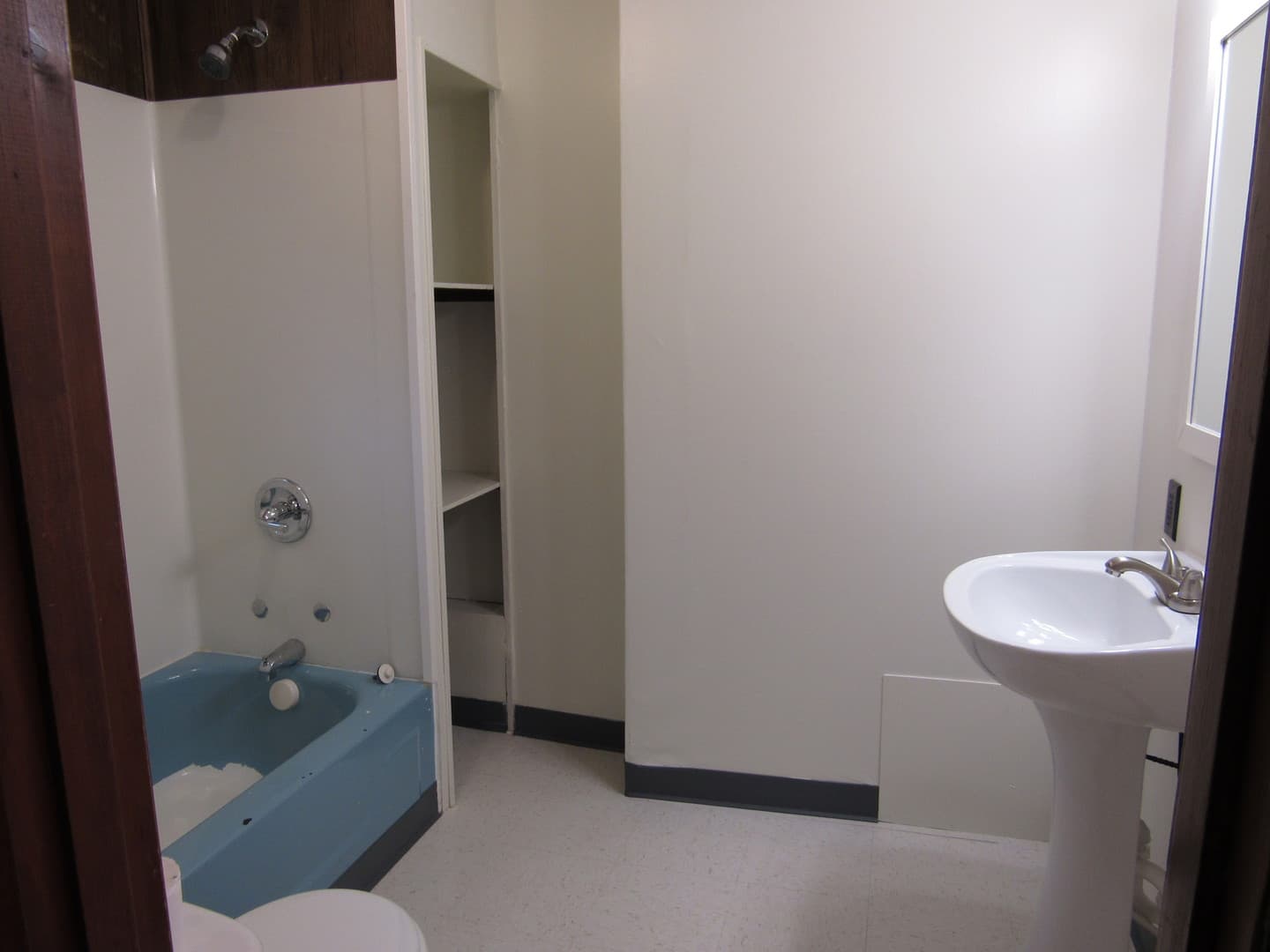 Indiana Apartment: 116 S10th St