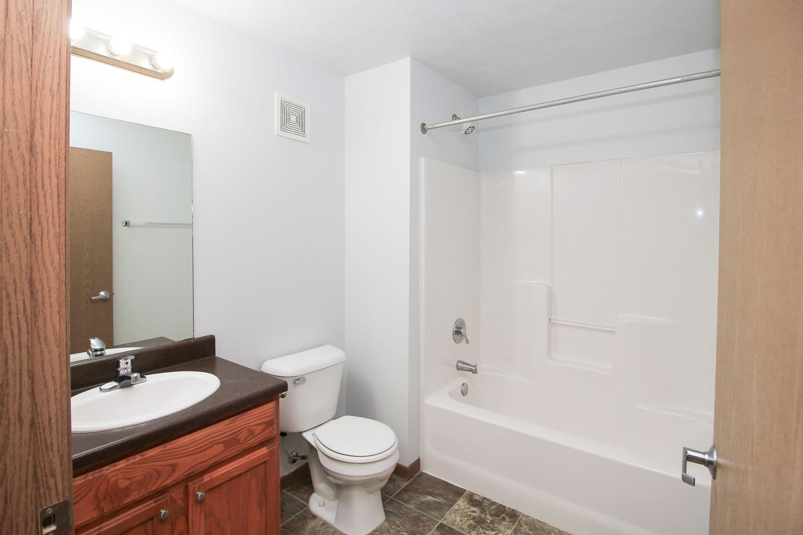 North Sioux City Apartment: 1300 - 1302 Quiniela Dr.