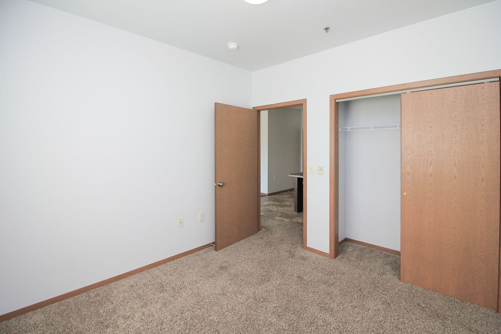 North Sioux City Apartment: 1300 - 1302 Quiniela Dr.