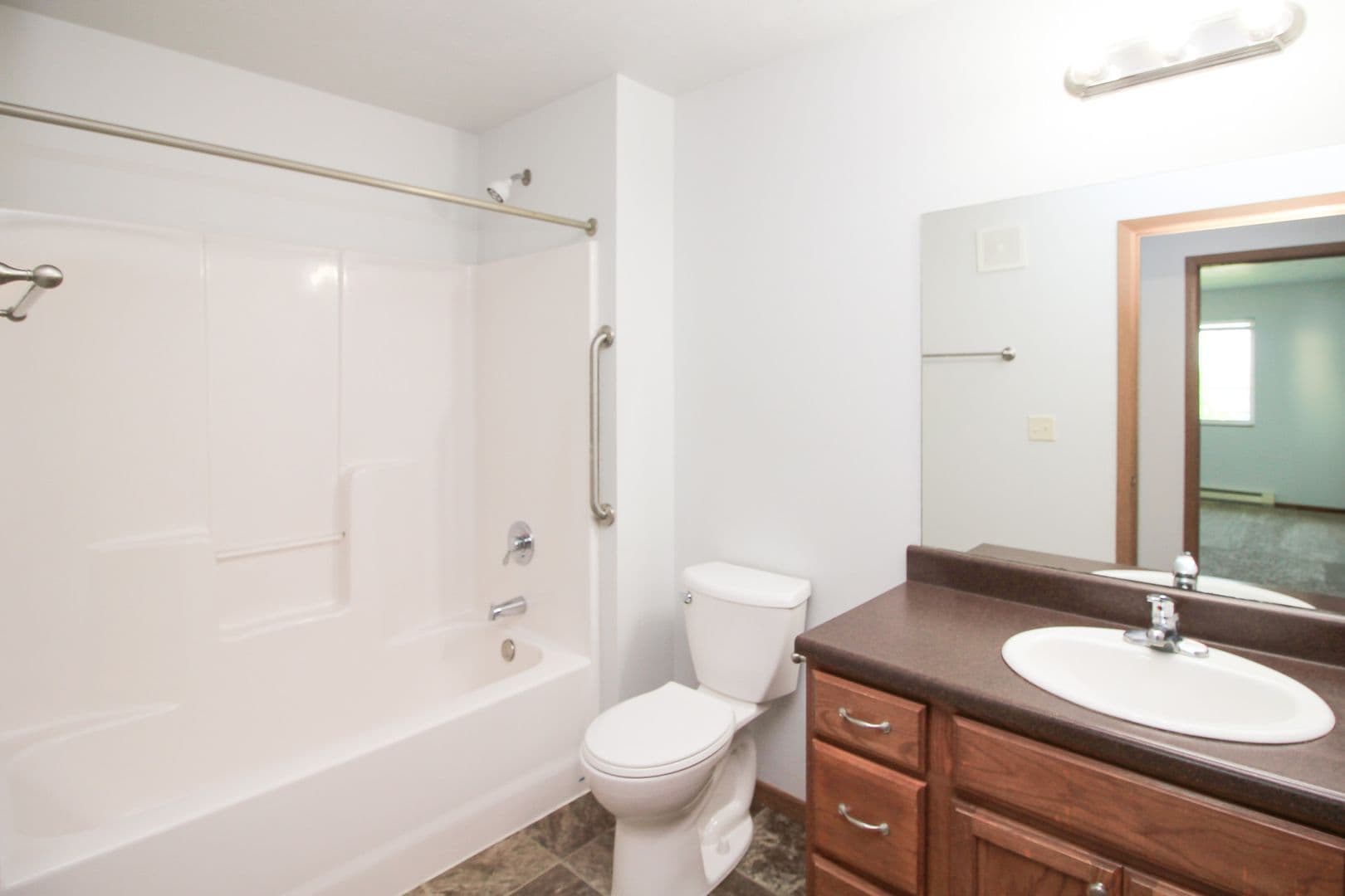 North Sioux City Apartment: 1300 - 1302 Quiniela Dr.