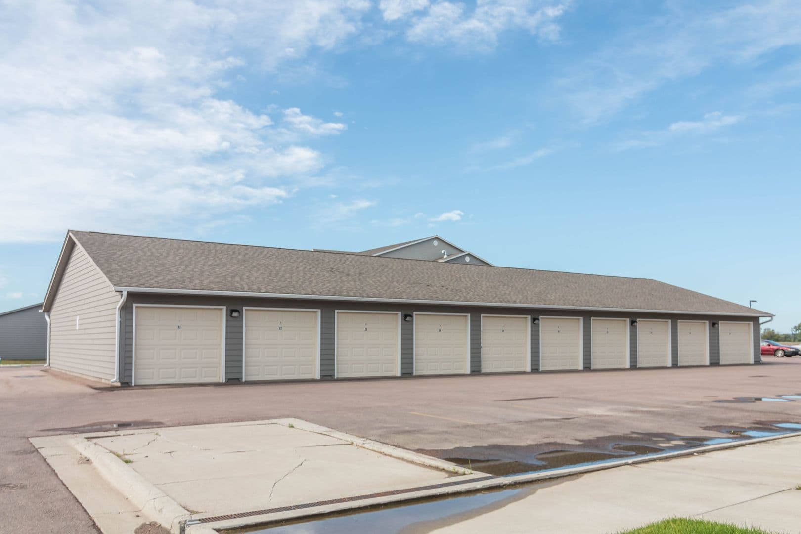 North Sioux City Apartment: 1300 - 1302 Quiniela Dr.