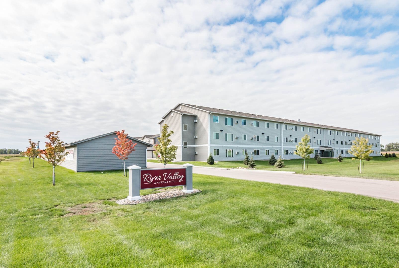 North Sioux City Apartment: 1300 - 1302 Quiniela Dr.