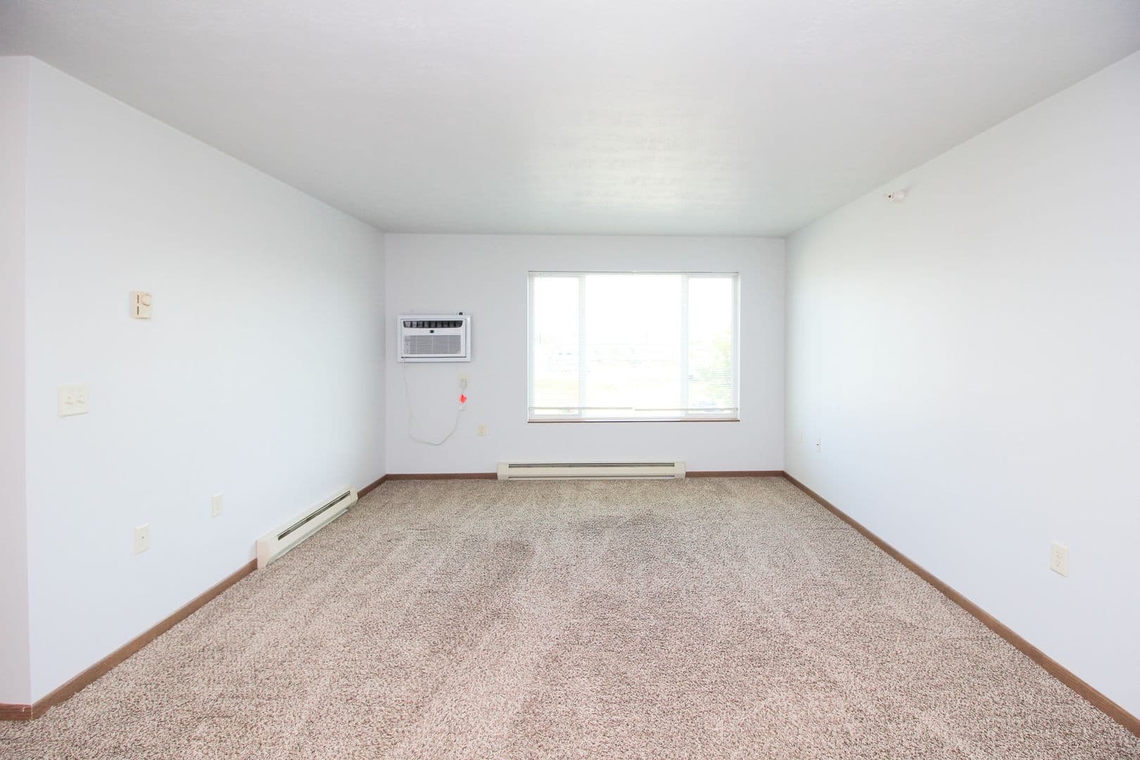 North Sioux City Apartment: 1300 - 1302 Quiniela Dr.