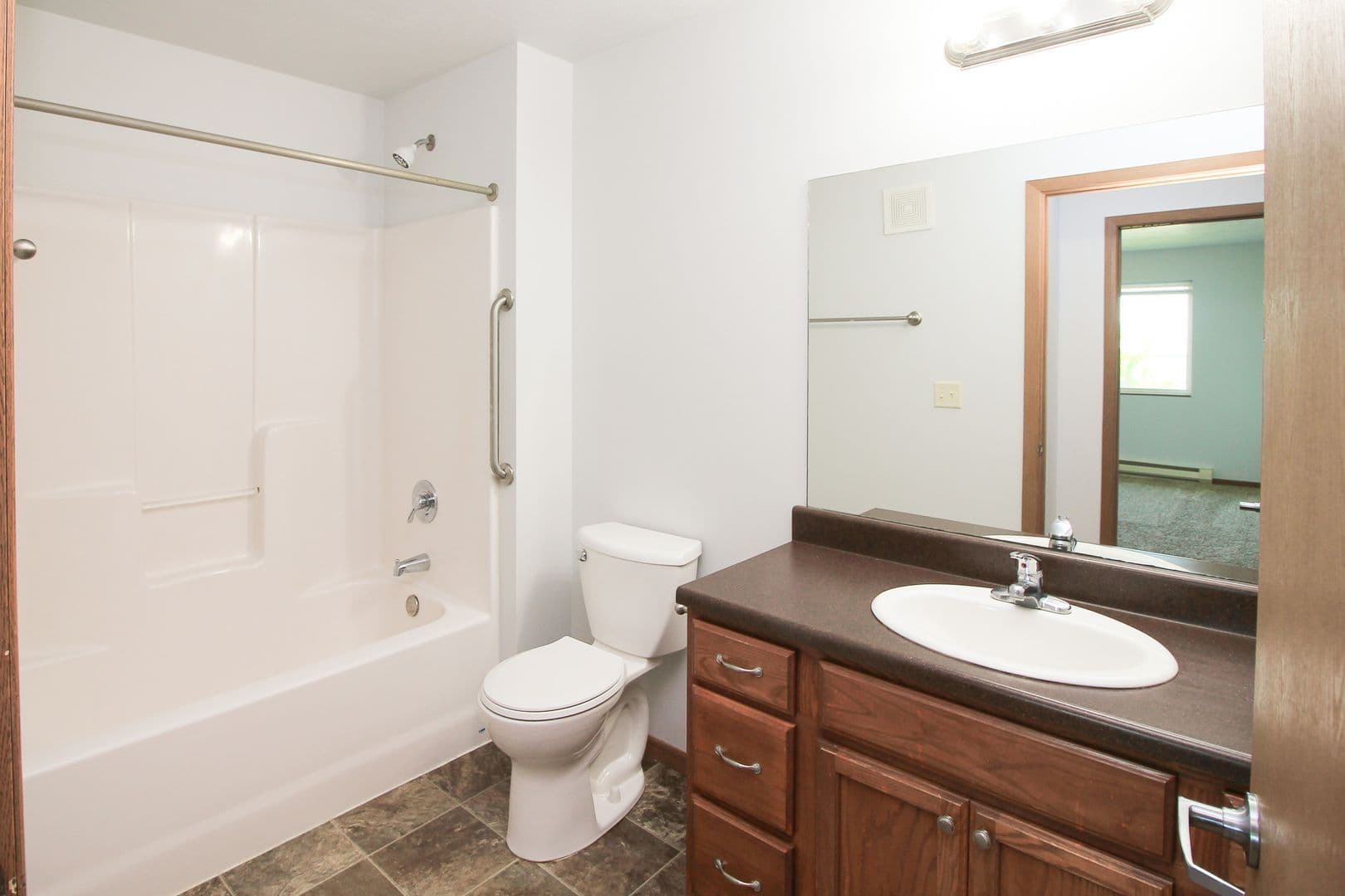 North Sioux City Apartment: 1300 - 1302 Quiniela Dr.