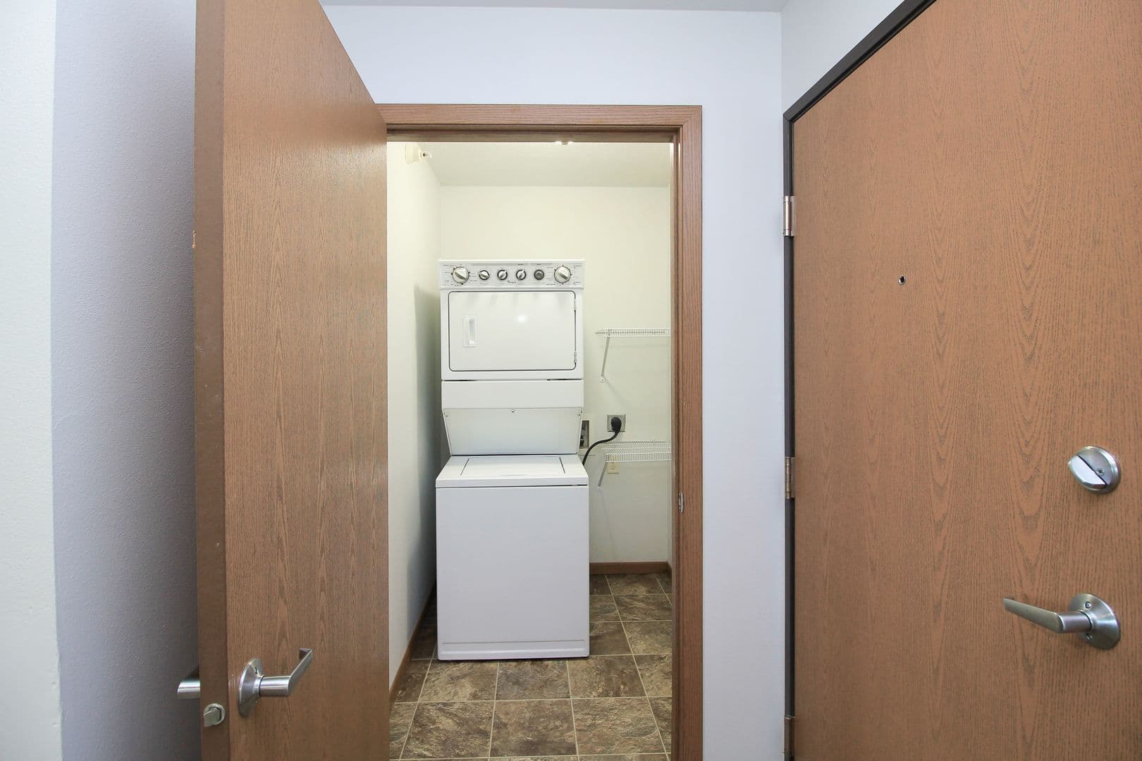 North Sioux City Apartment: 1300 - 1302 Quiniela Dr.