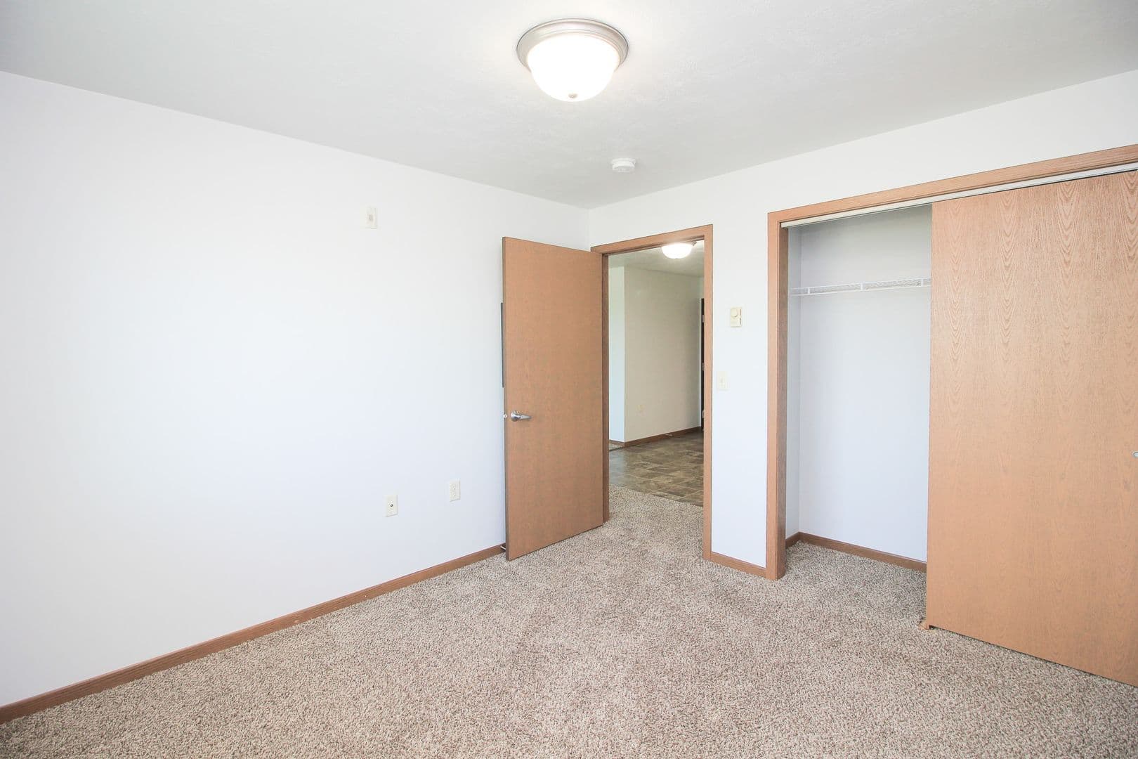 North Sioux City Apartment: 1300 - 1302 Quiniela Dr.