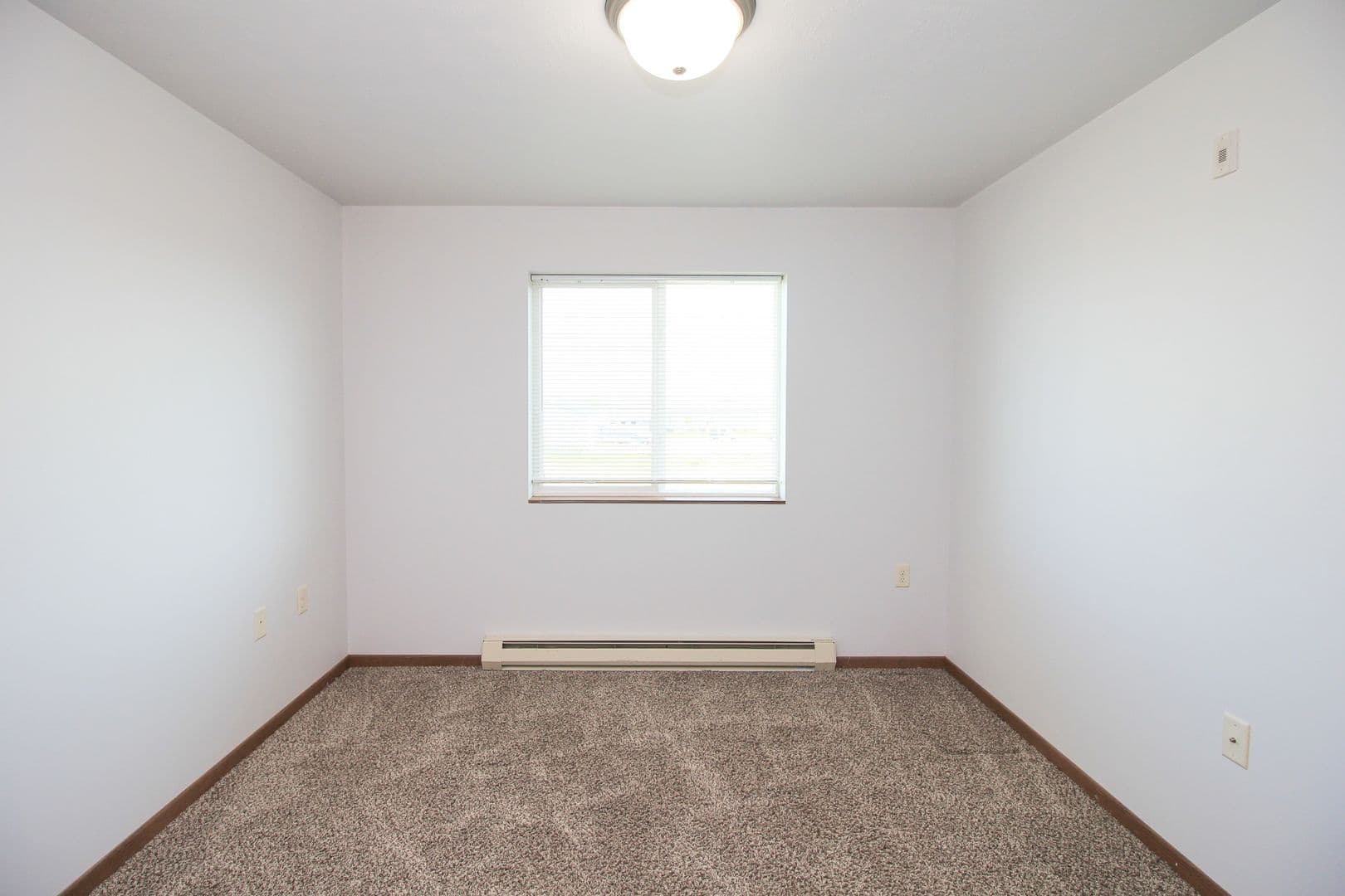 North Sioux City Apartment: 1300 - 1302 Quiniela Dr.