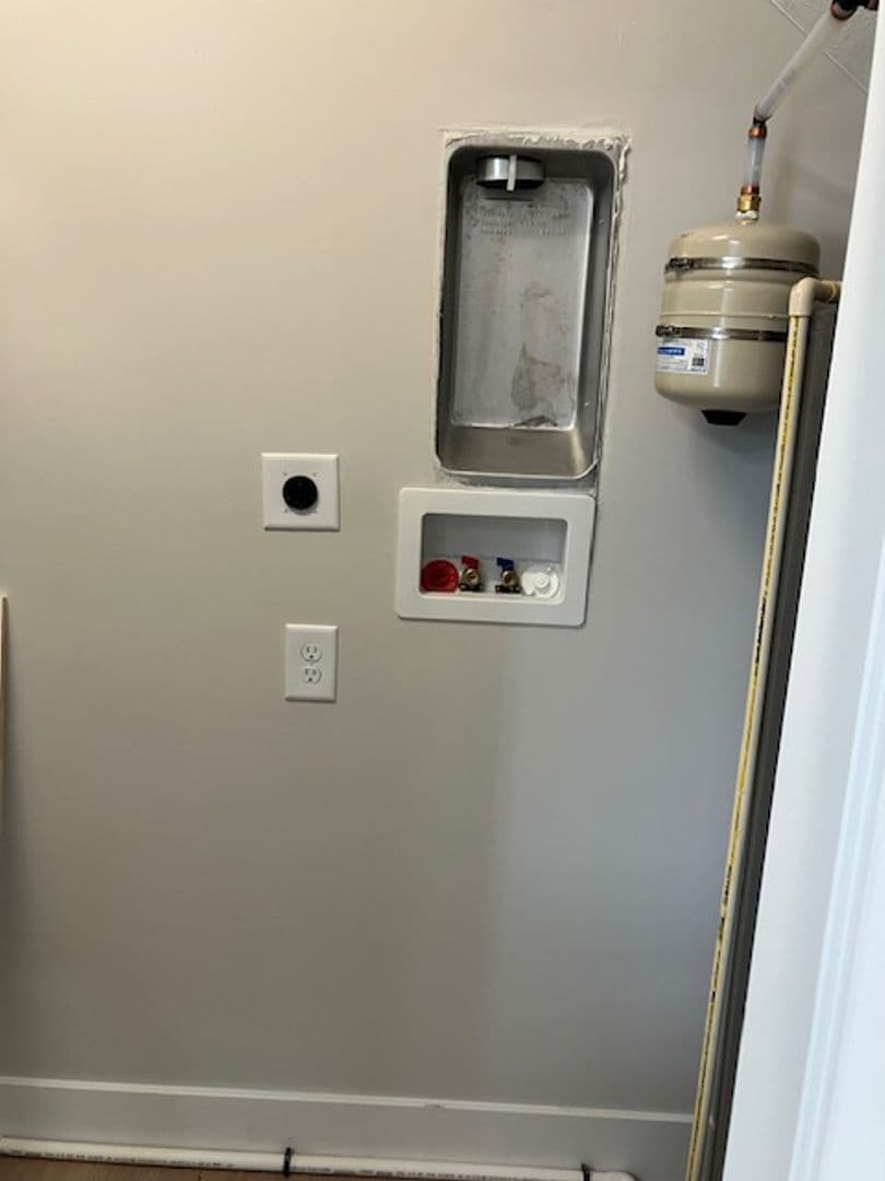 Middletown Apartment: 425 Clark St.