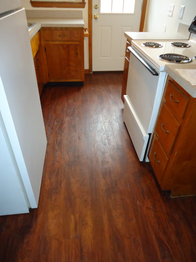 Uncasville Apartment: 91 Leffingwell Rd