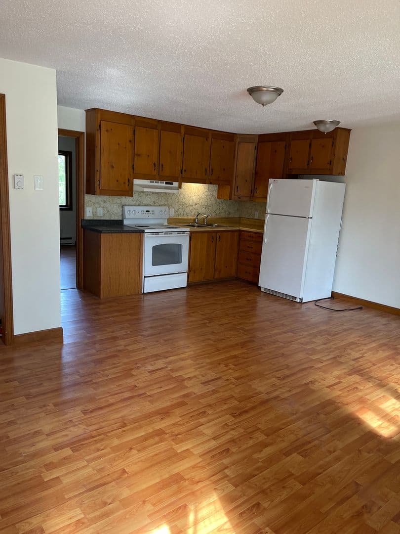 Pomfret Center Apartment: 11 Wolf Den Drive