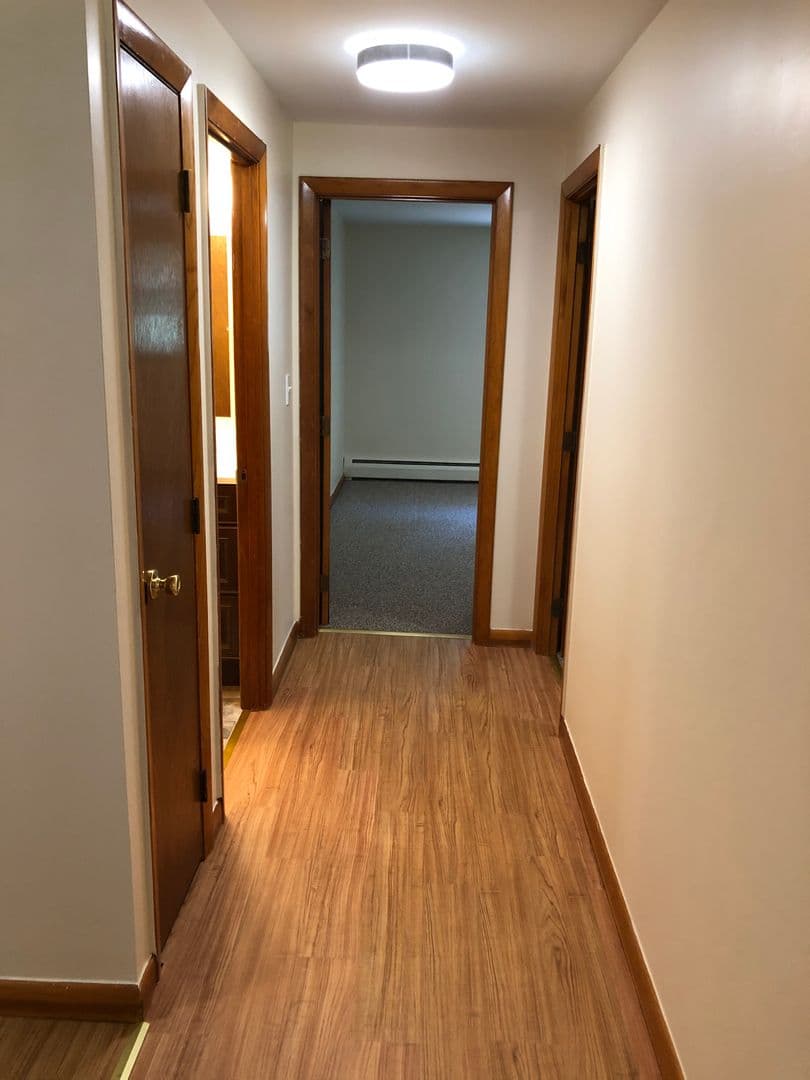 Putnam Apartment: 160-166 Farrows Street