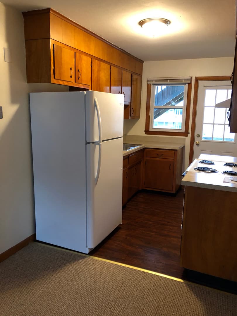 Uncasville Apartment: 91 Leffingwell Rd
