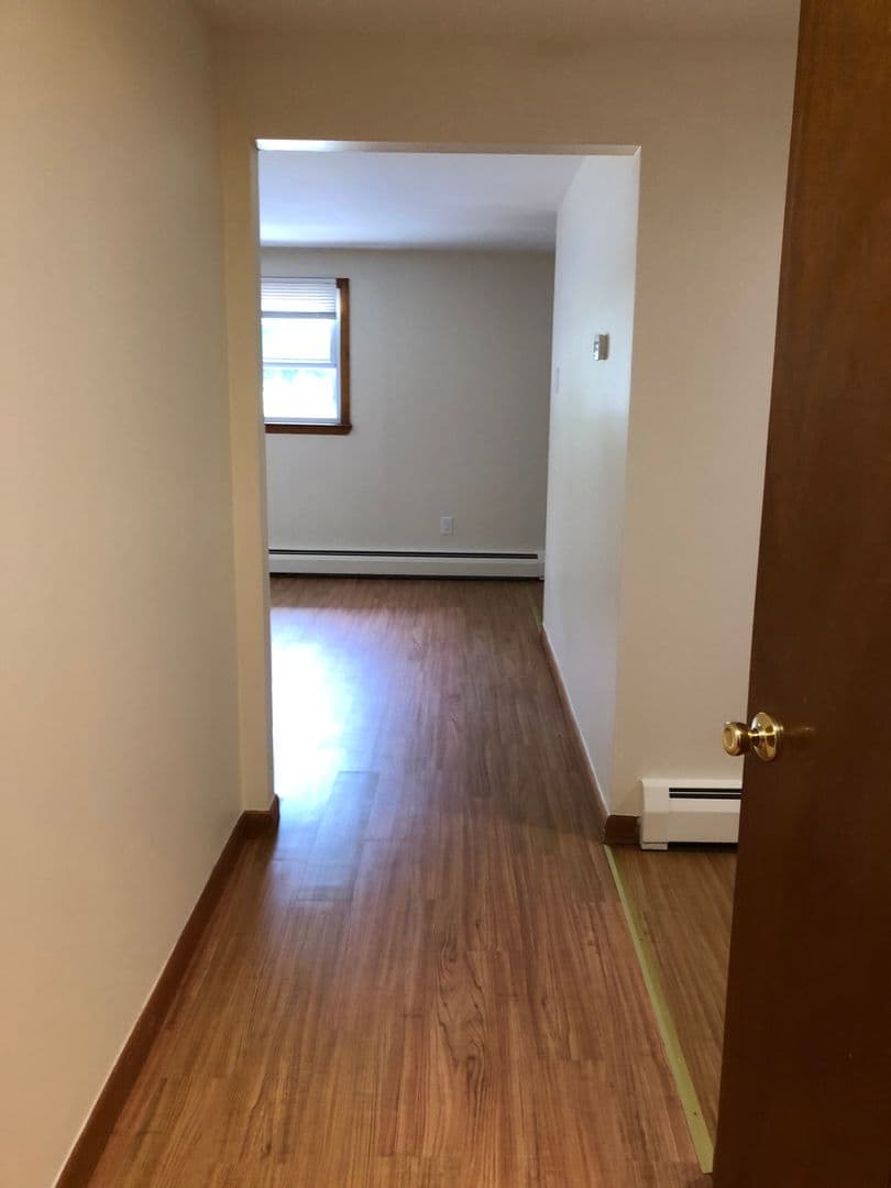 Putnam Apartment: 160-166 Farrows Street