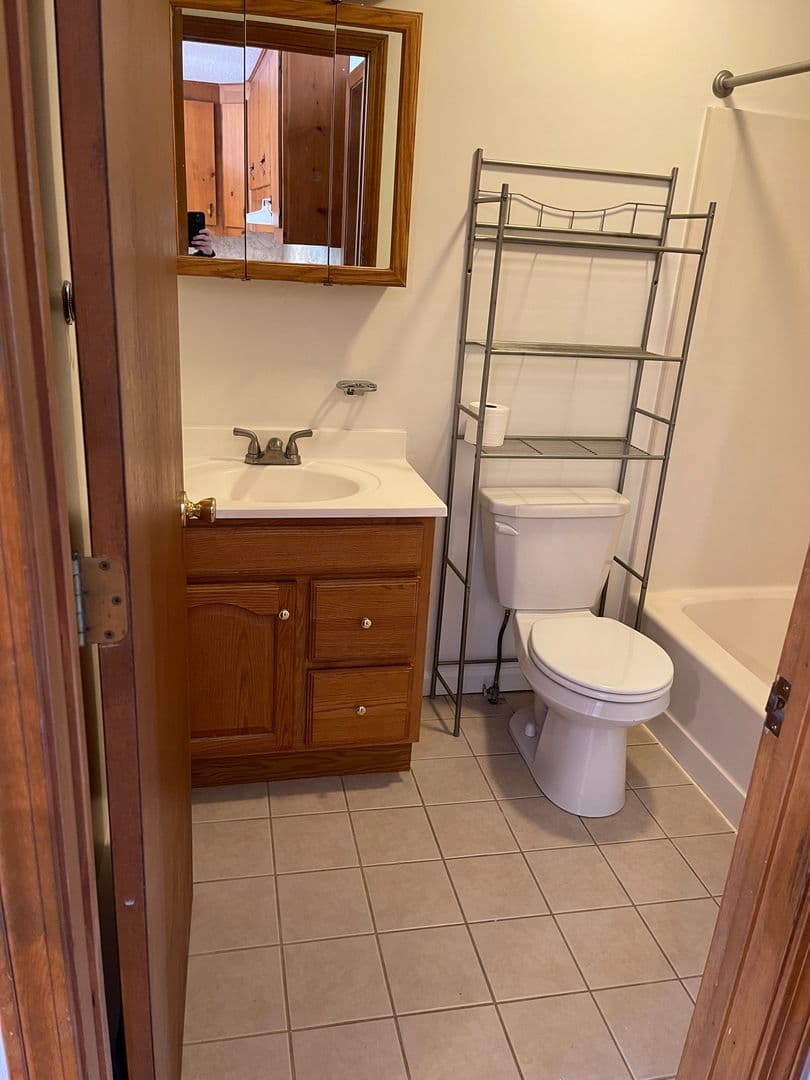 Pomfret Center Apartment: 11 Wolf Den Drive