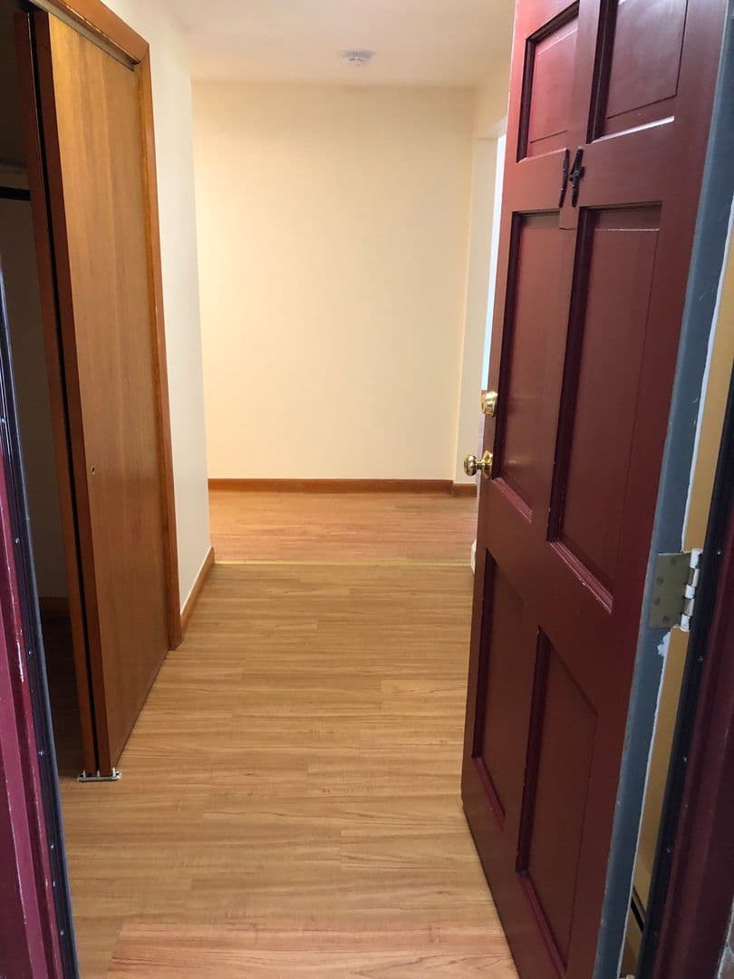 Putnam Apartment: 160-166 Farrows Street