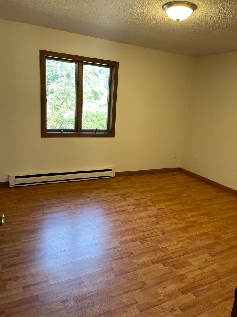Pomfret Center Apartment: 11 Wolf Den Drive