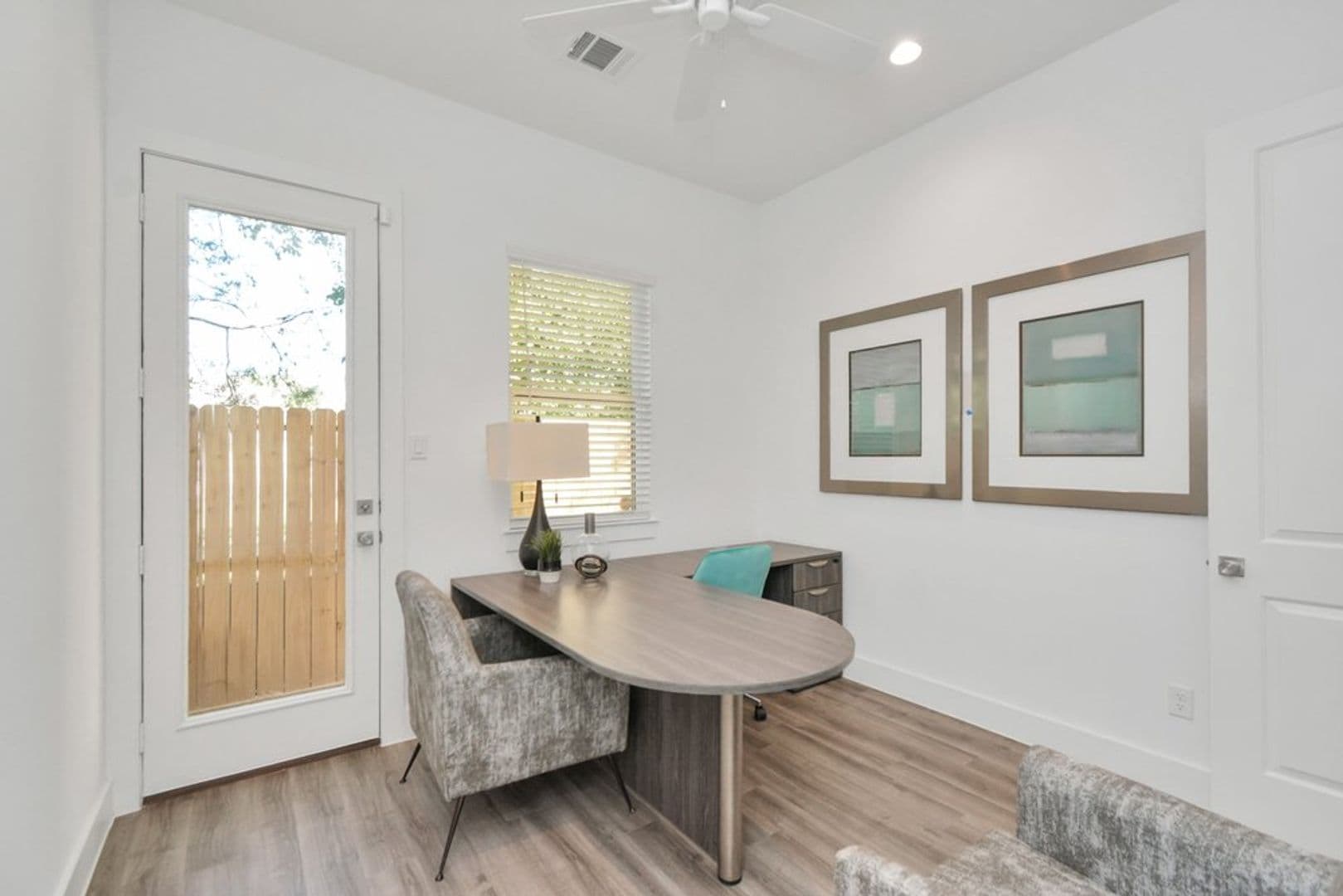 Houston Townhome: Laverne Laurel Lane (WD)