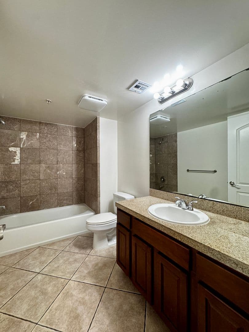Van Nuys Condo: 13525 Vanowen St Unit 106