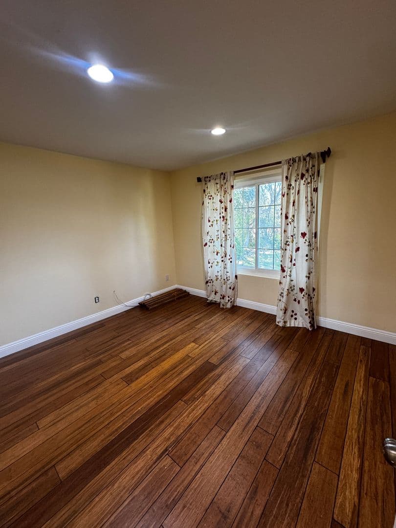 Westlake Village House: 1580 Valecroft Ave