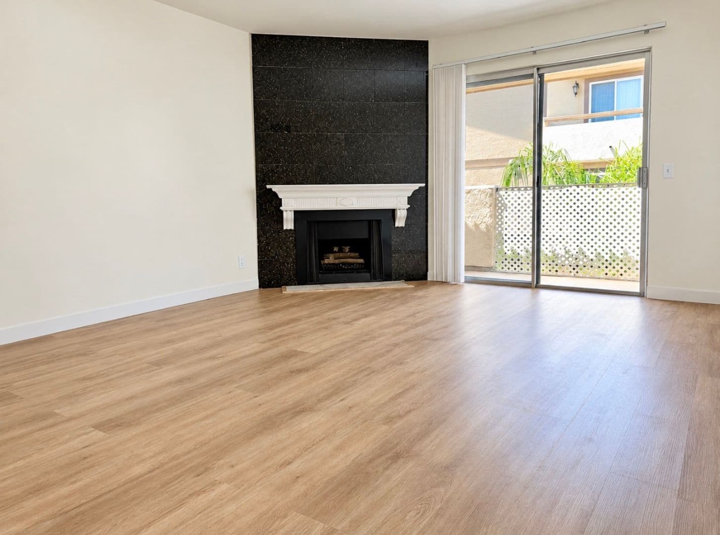Simi Valley Condo: 1226 Patricia Ave Unit 62