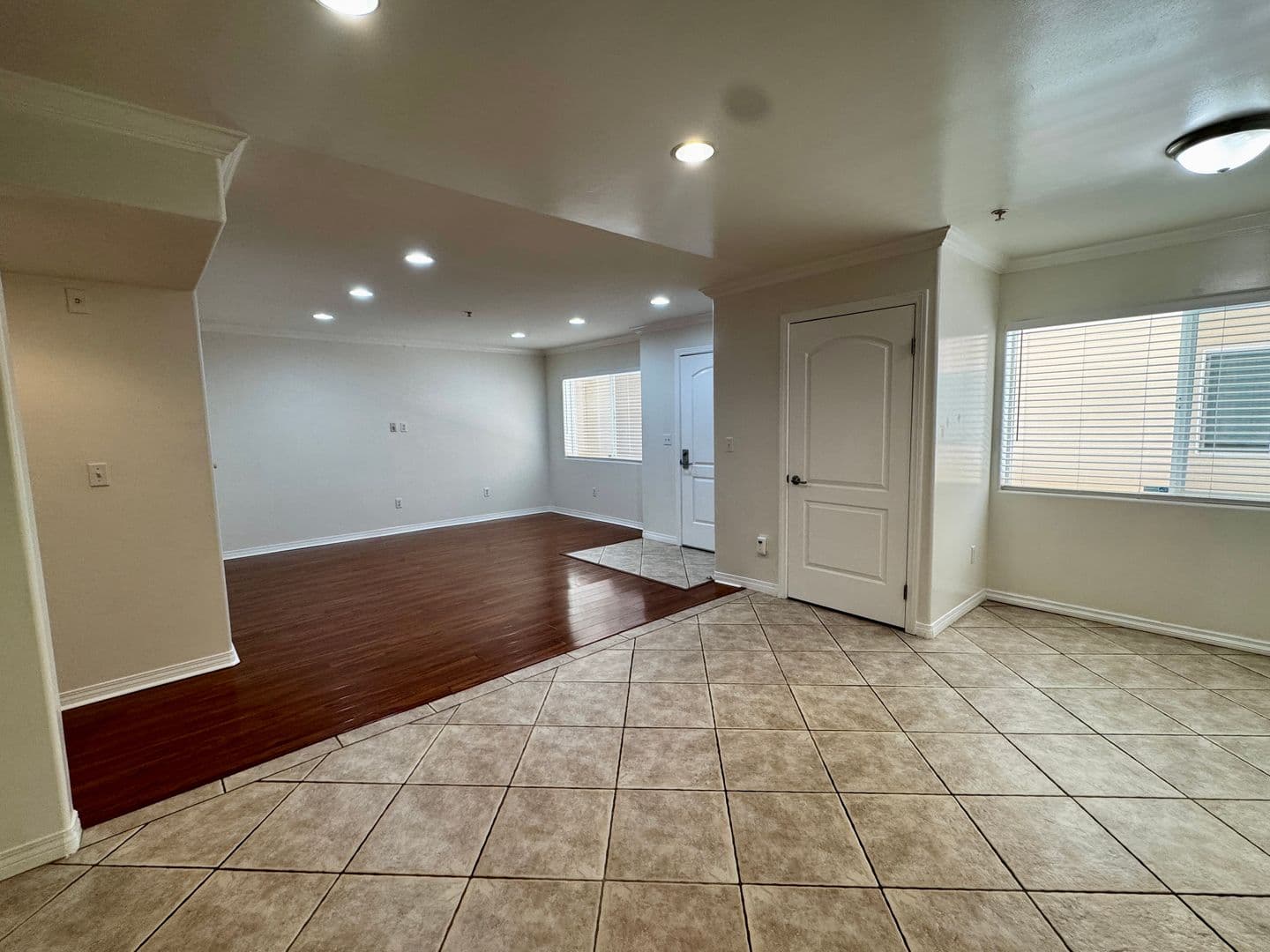 Van Nuys Condo: 13525 Vanowen St Unit 106
